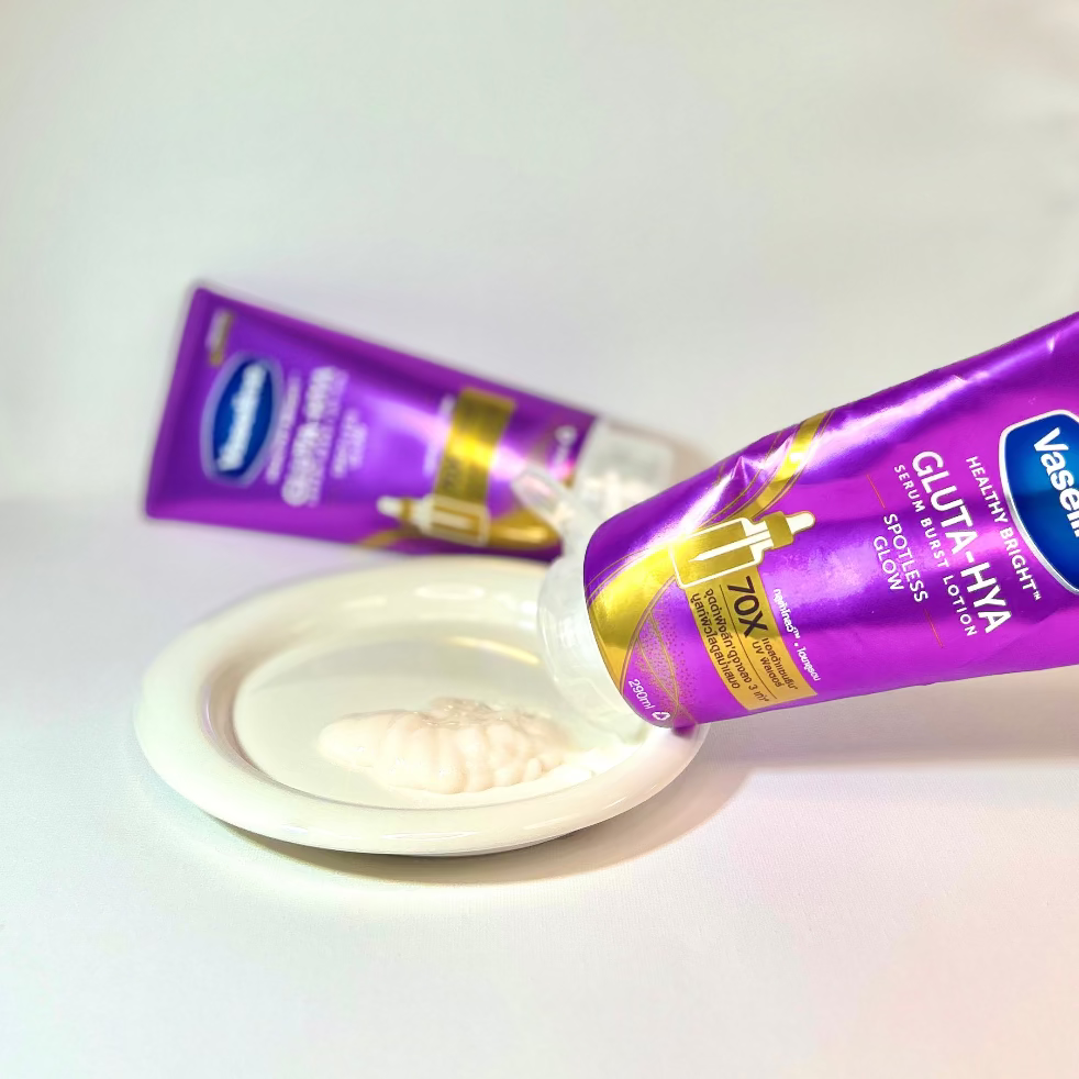 Vaseline gluta-ha serum lotion for spotless glow (70x) 290ml